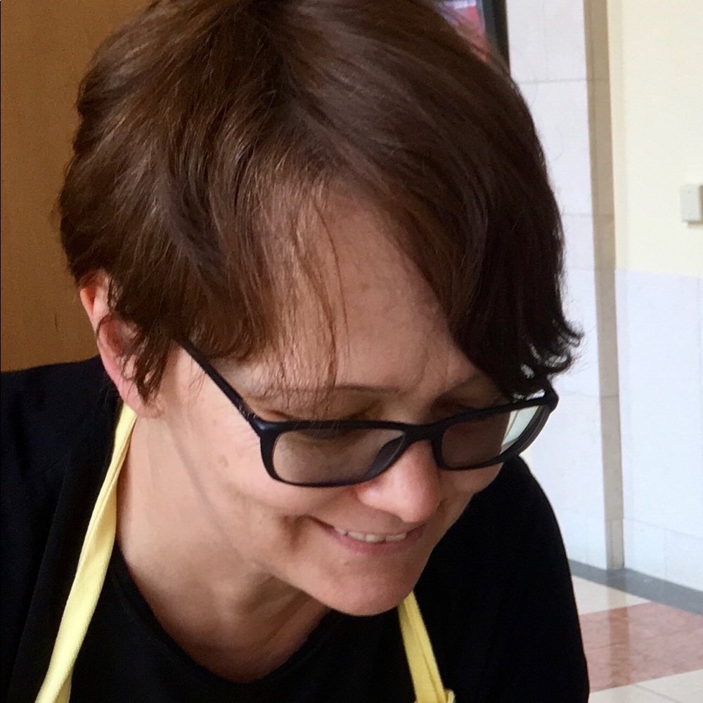 Meet your Posher, Julia
